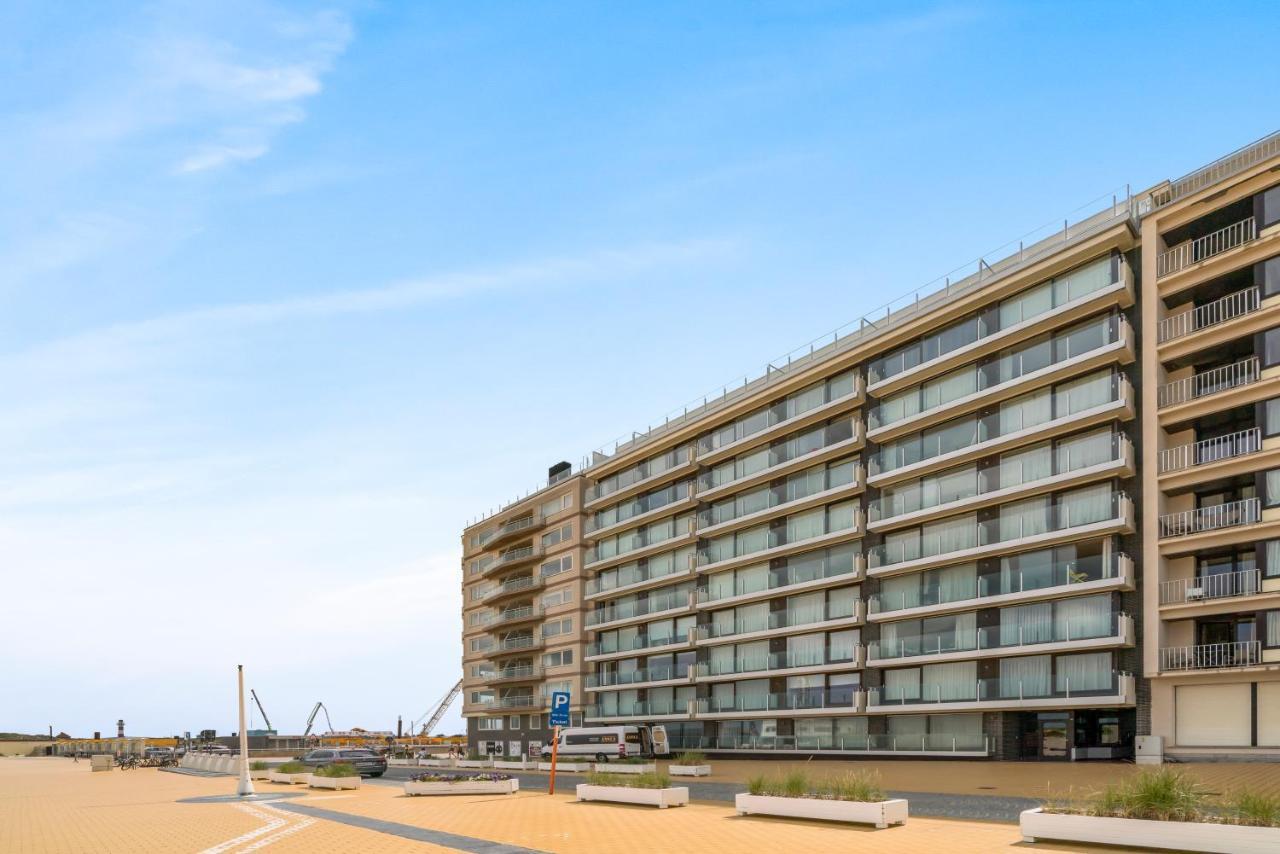 Moderne Met Fantastisch Frontaal Zeezicht Apartment Nieuwpoort